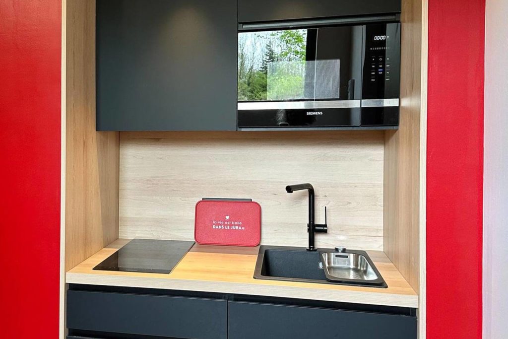 Cuisine du Gîte insolite dans le Jura Vanadium d'atHOme