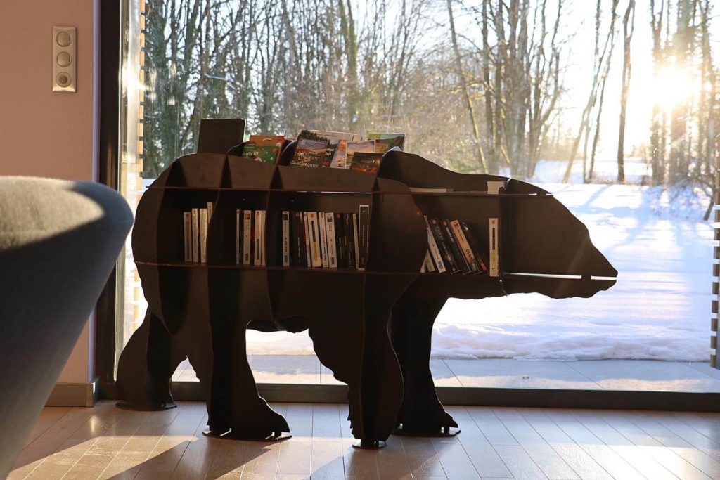 L'Ours du Jura bibliothèque dans le gîte de luxe dans le Jura Maison atHOme