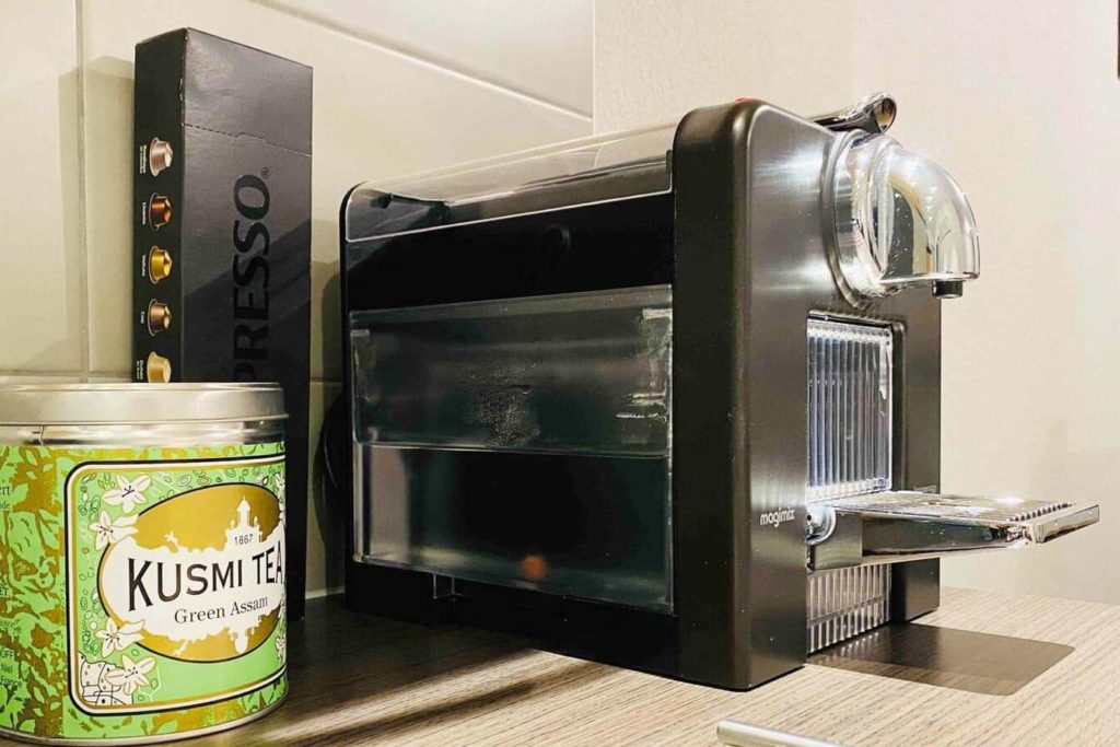 Cafetière du gîte insolite 132 d'atHOme à Pontarlier dans le Doubs