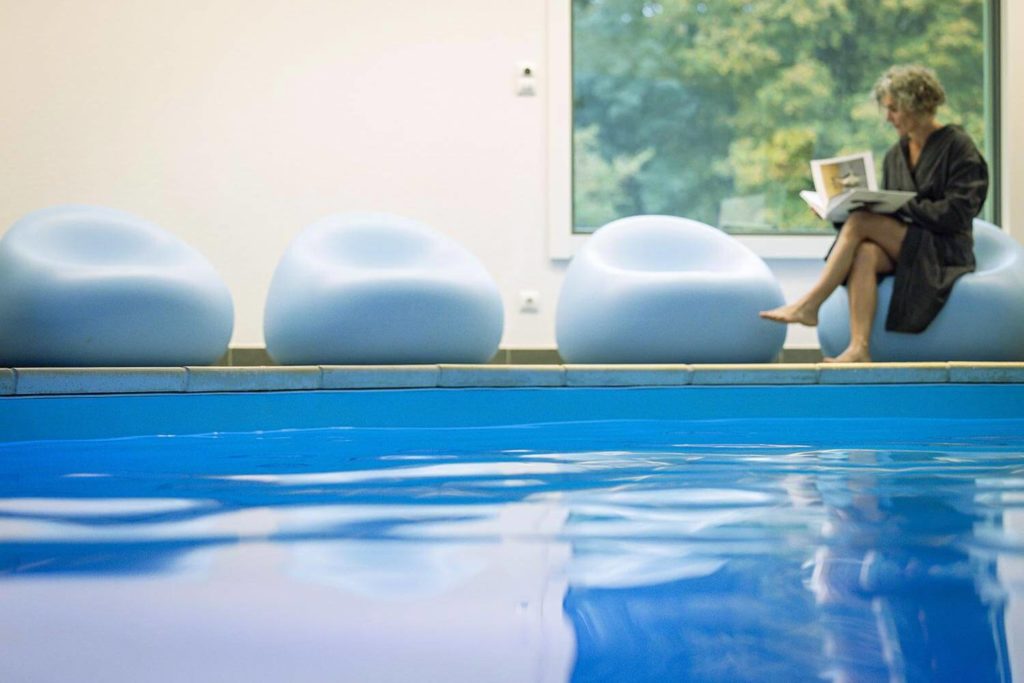 Location luxe avec Piscine intérieure privative dans le Jura pour une pause douceur