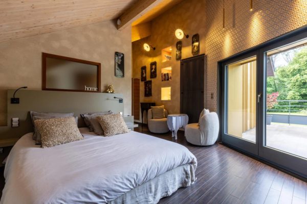 Chambre Ozone du Gîte de luxe dans le Jura Maison atHOme