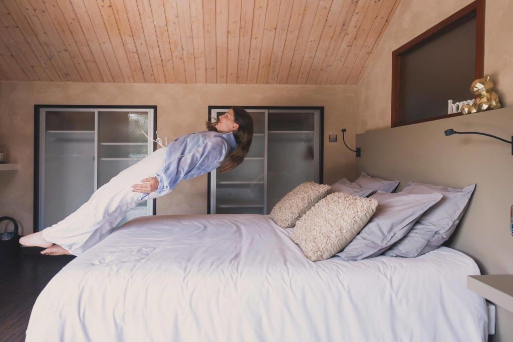 Literie ultra confortable dans notre gîte de luxe dans le Jura