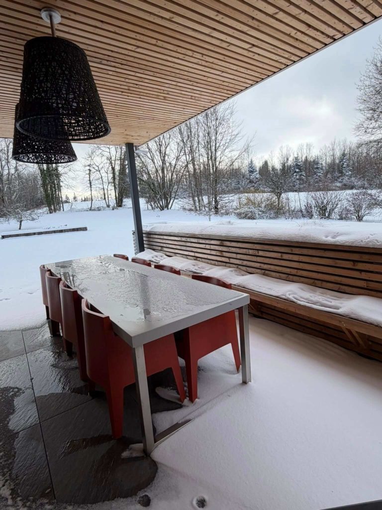 Notre Gîte de luxe dans le Jura avec neige en janvier 2026