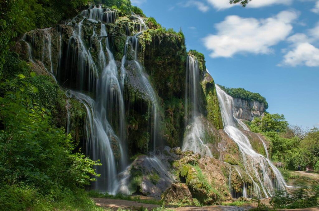 Visite et Balade dans le Jura à la Cascade des Tufs