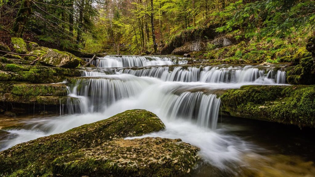 Visite et Balade dans le Jura à la Cascade du Hérisson