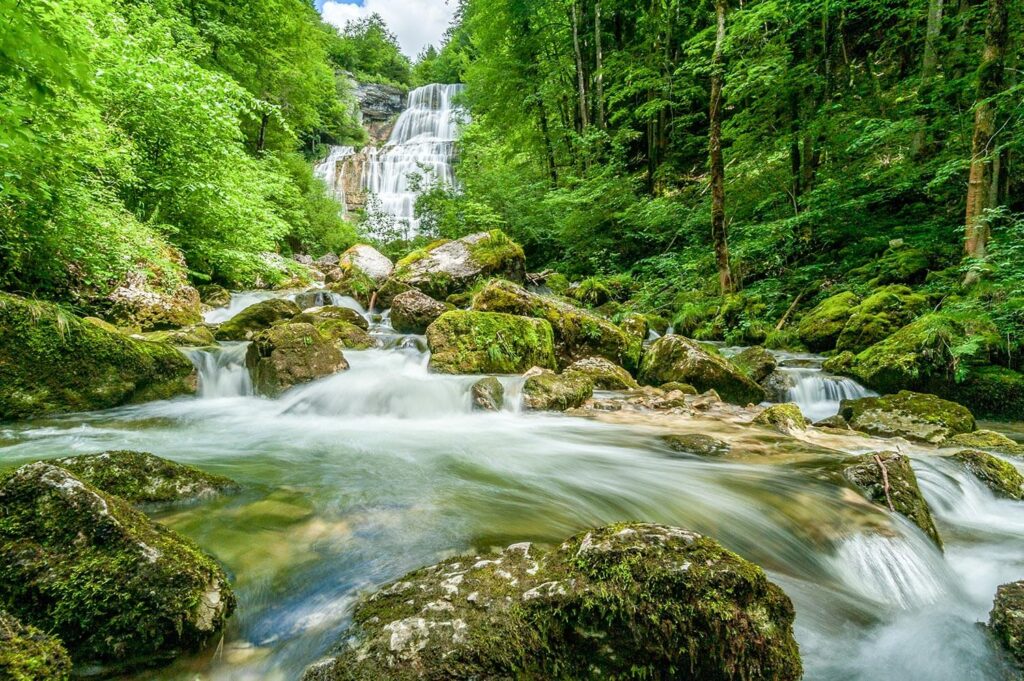 Visite et Balade dans le Jura à la Cascade du Hérisson